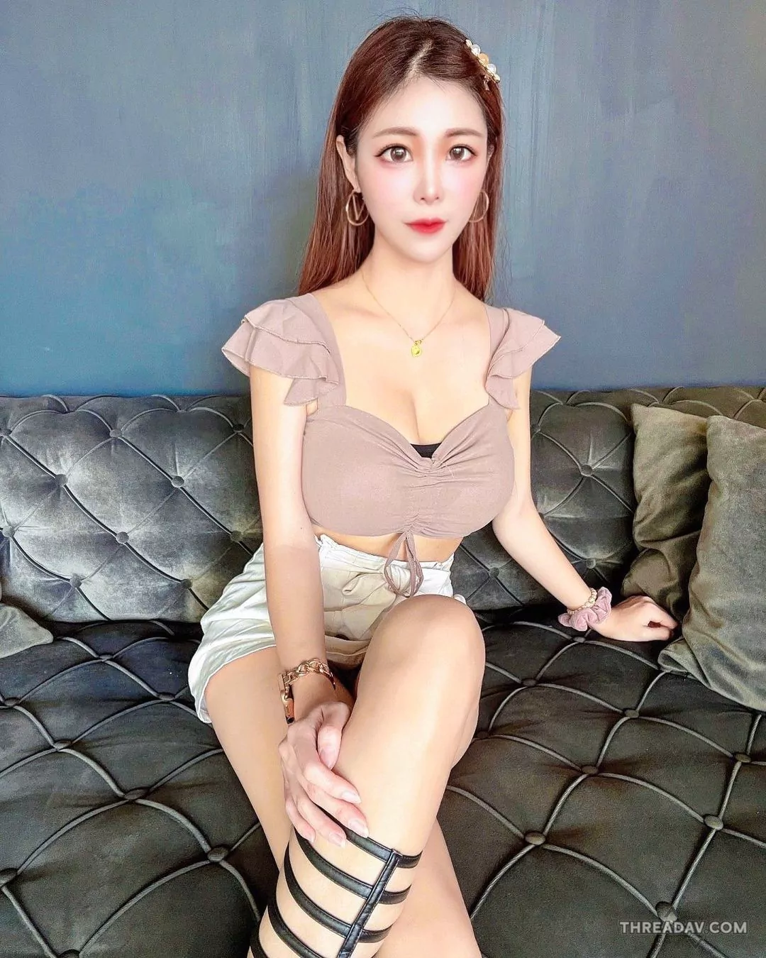 台銀正妹「Ting Yi」出遊照曝光！性感連身褲突顯完美曲線！