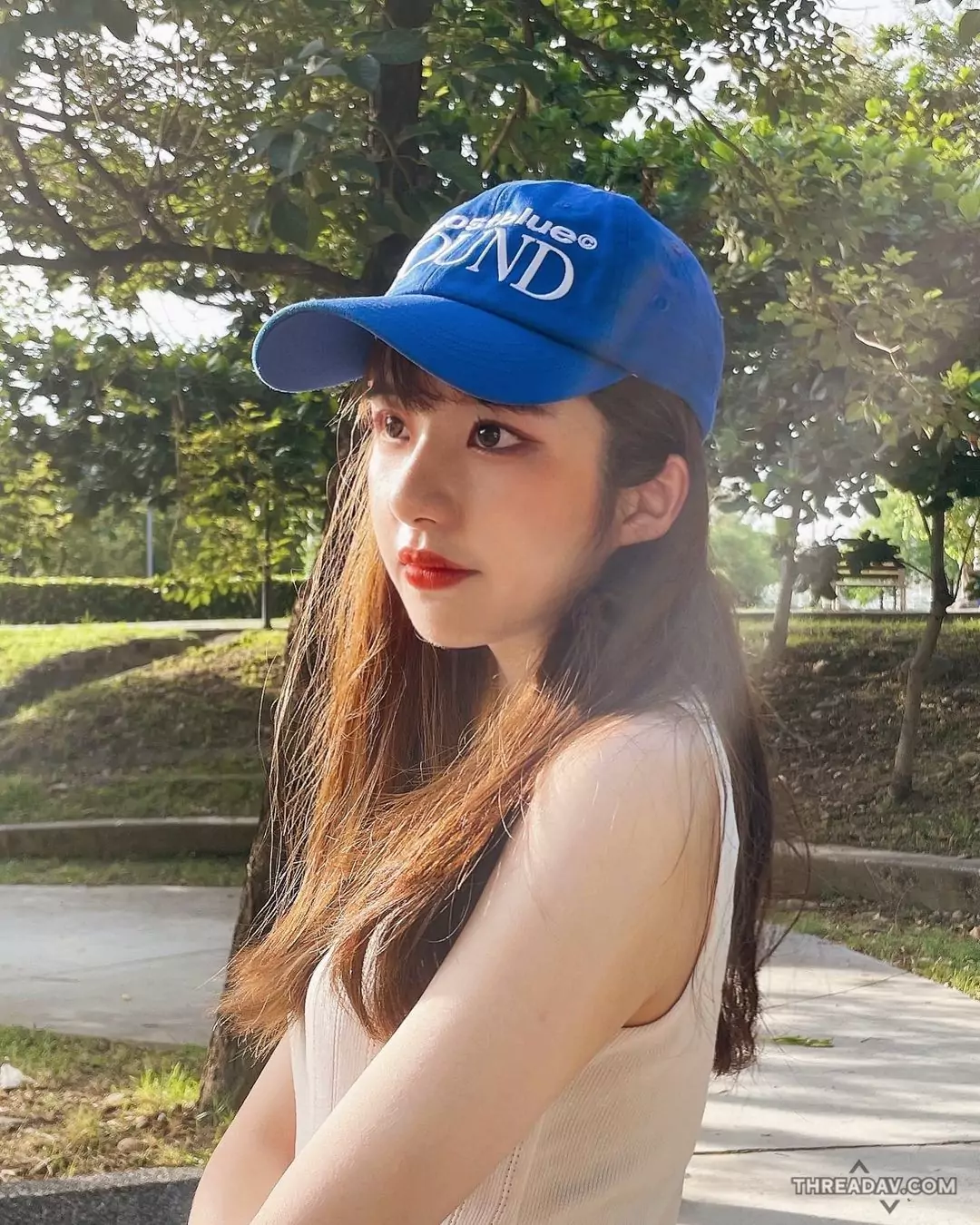 「朝陽小甜心」大眼甜笑在豔陽下，戀愛光芒讓人心融化！- 網路美女引爆話題