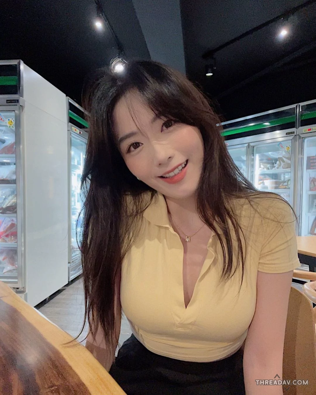 網路爆紅！「Annie阿楚」驚豔展現爆乳翹臀，網友驚艷不已 - 網路美女風采