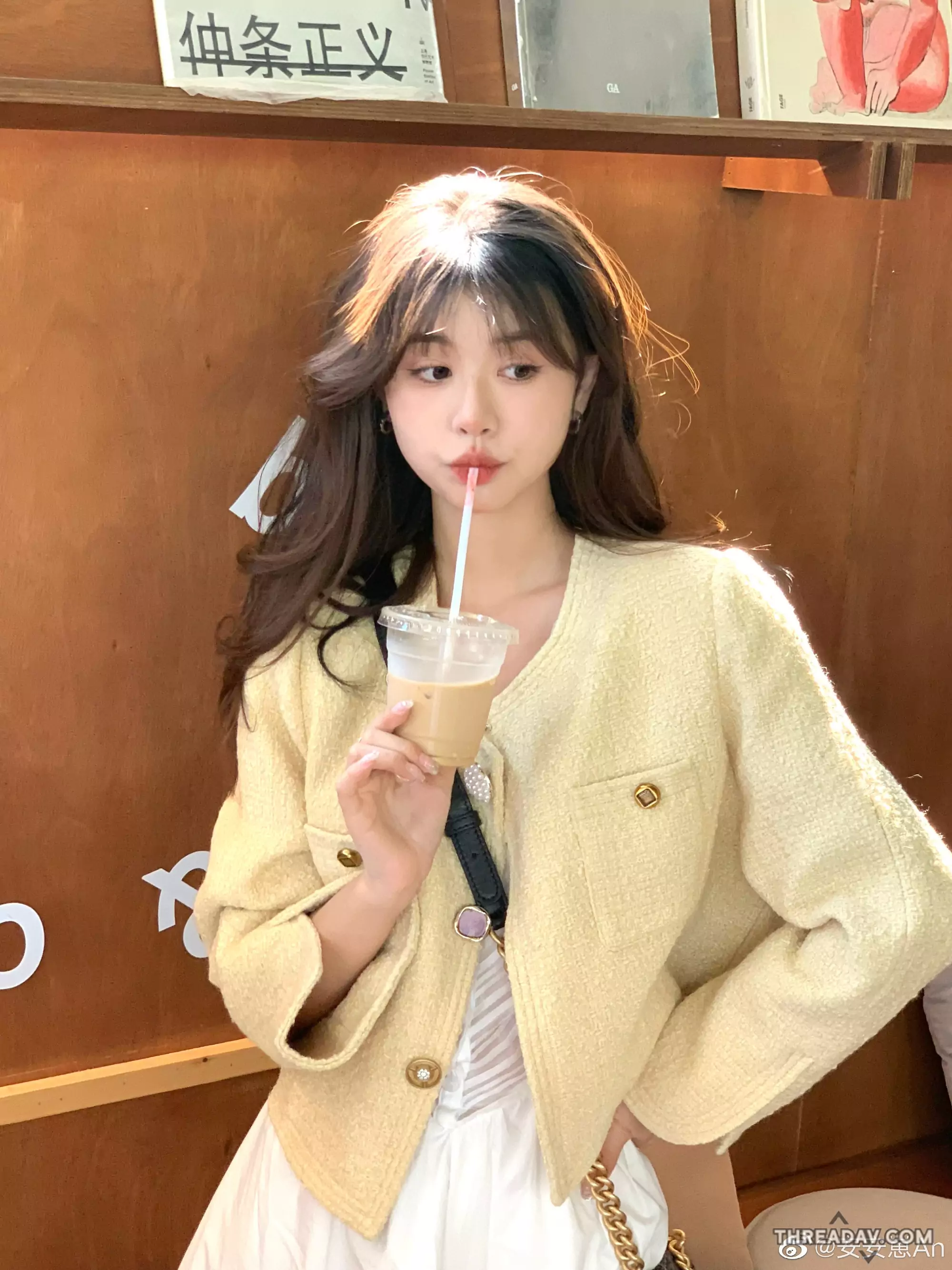 「白皙正妹多變駕馭古裝漢服，仙氣飄飄美翻啦！」- 網路美女