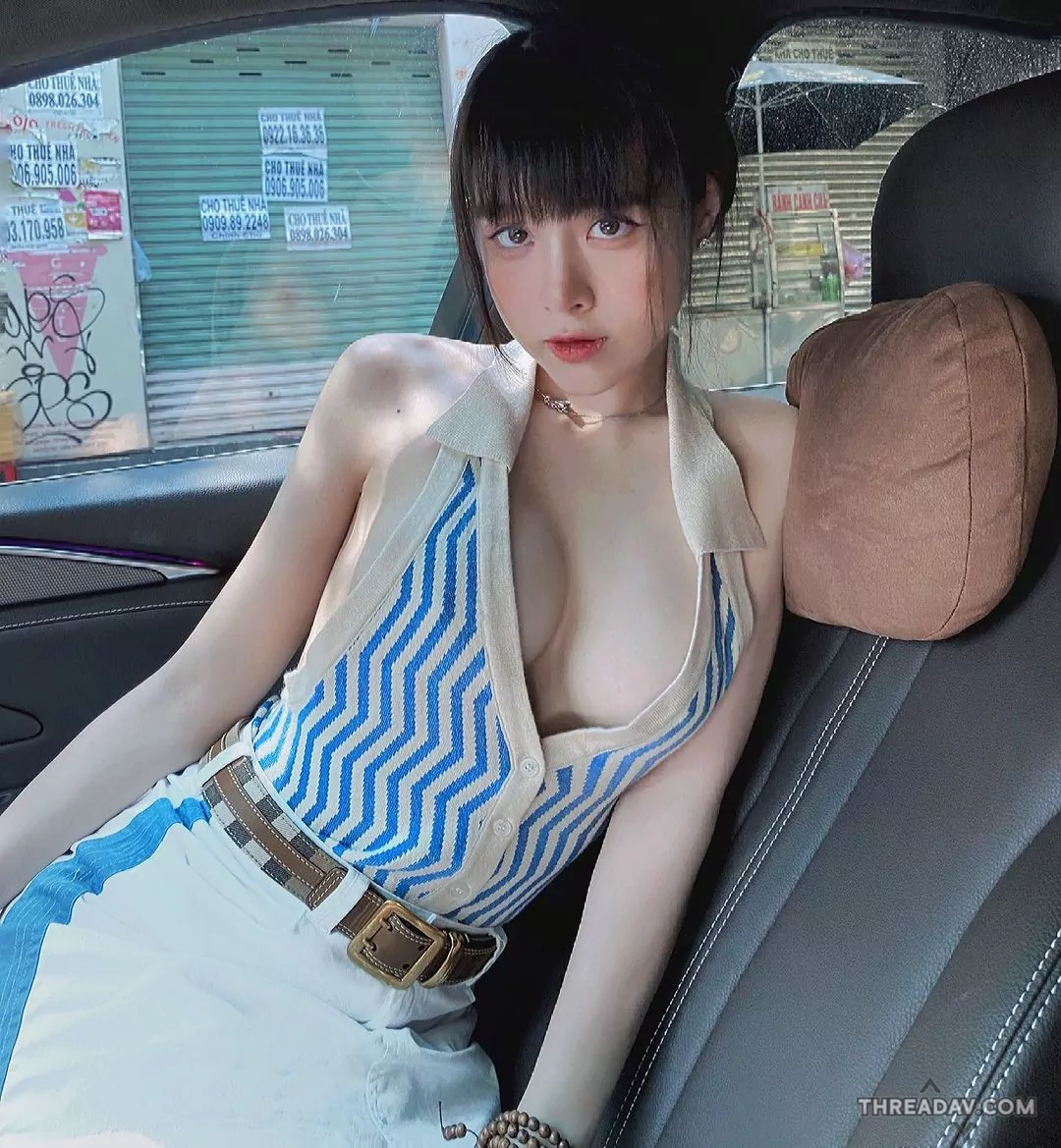 越南美女現身餐廳展示迷人「川字肌」，網路熱議不斷！
