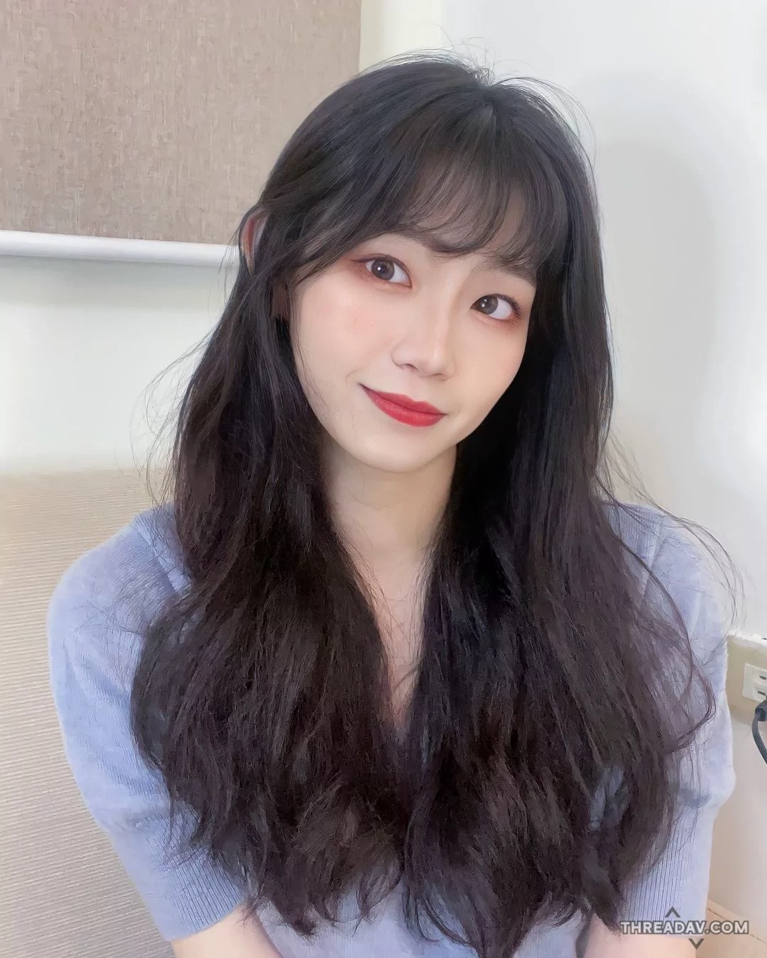 子馨韓系美少女：甜美妝容與小洋裝下的驚喜曲線！