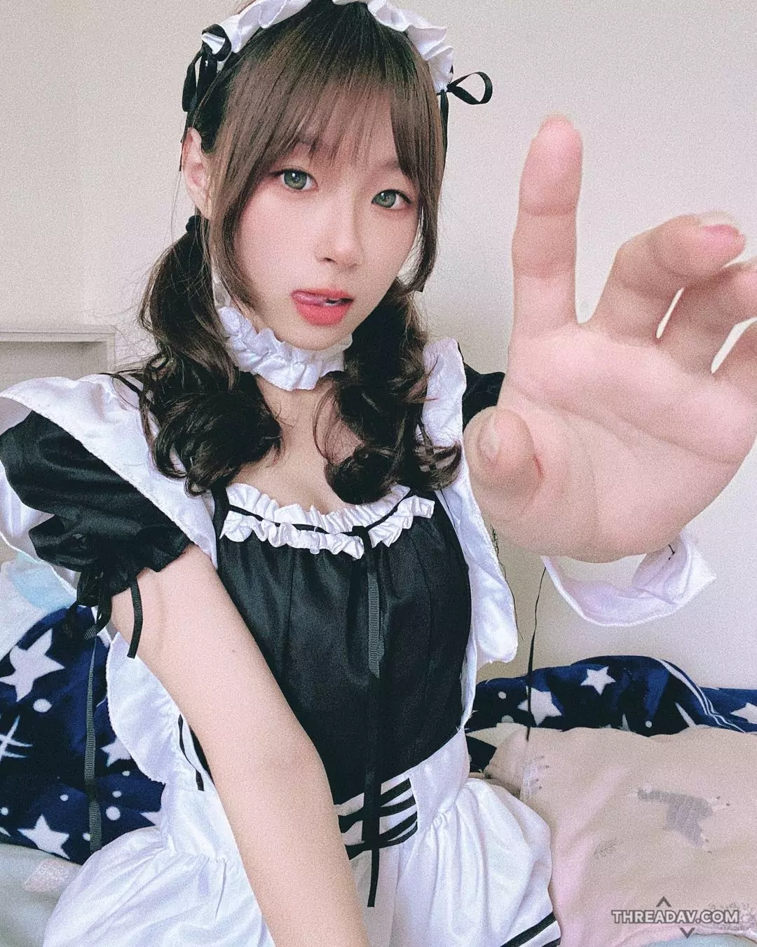 台南清新美女扮女僕，網友眼神被勾引！一樓負責人成焦點