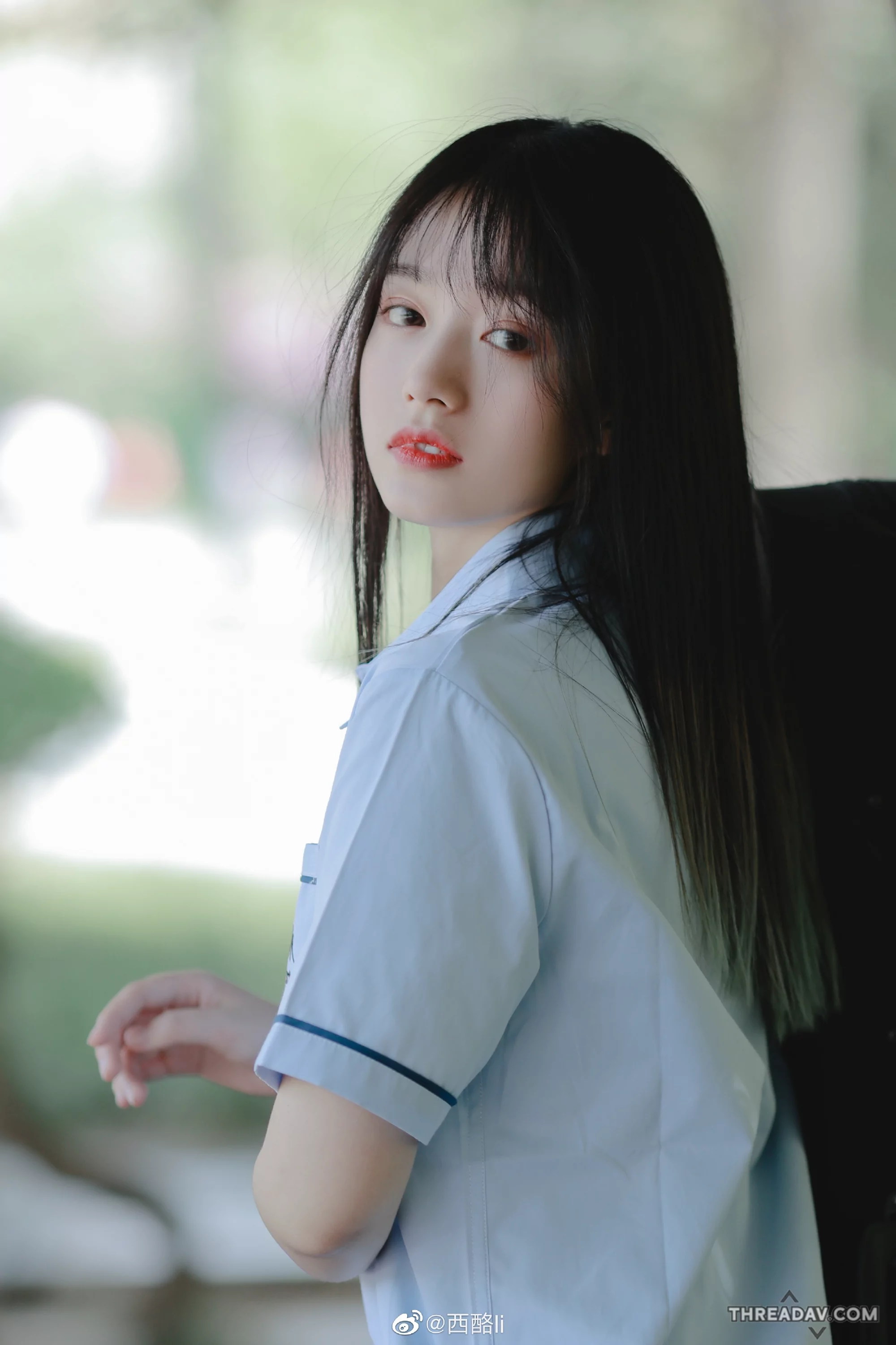 清新轉性感！音樂美少女的驚豔蛻變，絕塵氣質與微醺魅力讓你無法抗拒