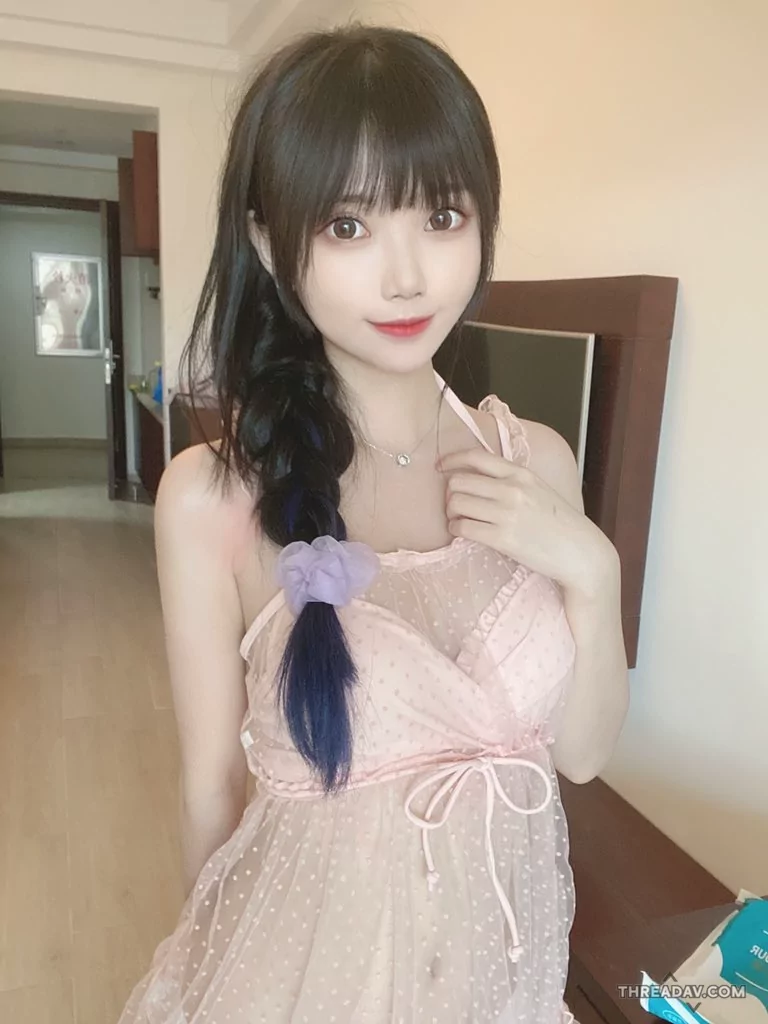 揭秘！百變學院風美少女身份大曝光，造型亮眼引爆網路！