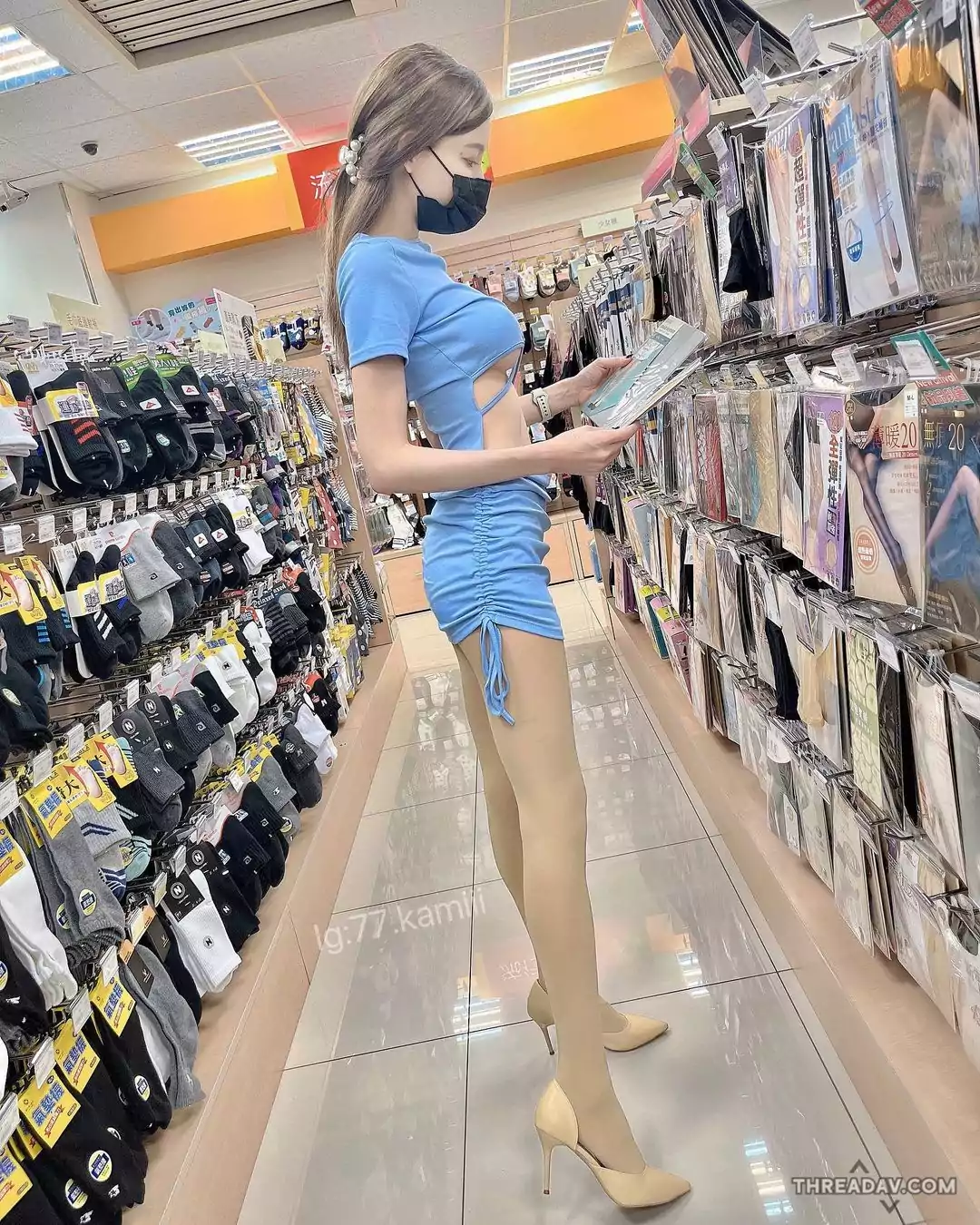 「鄭琦Kami」辣美正妹挑絲襪！美胸美腿犯規露點照曝光！- 網路美女大放送