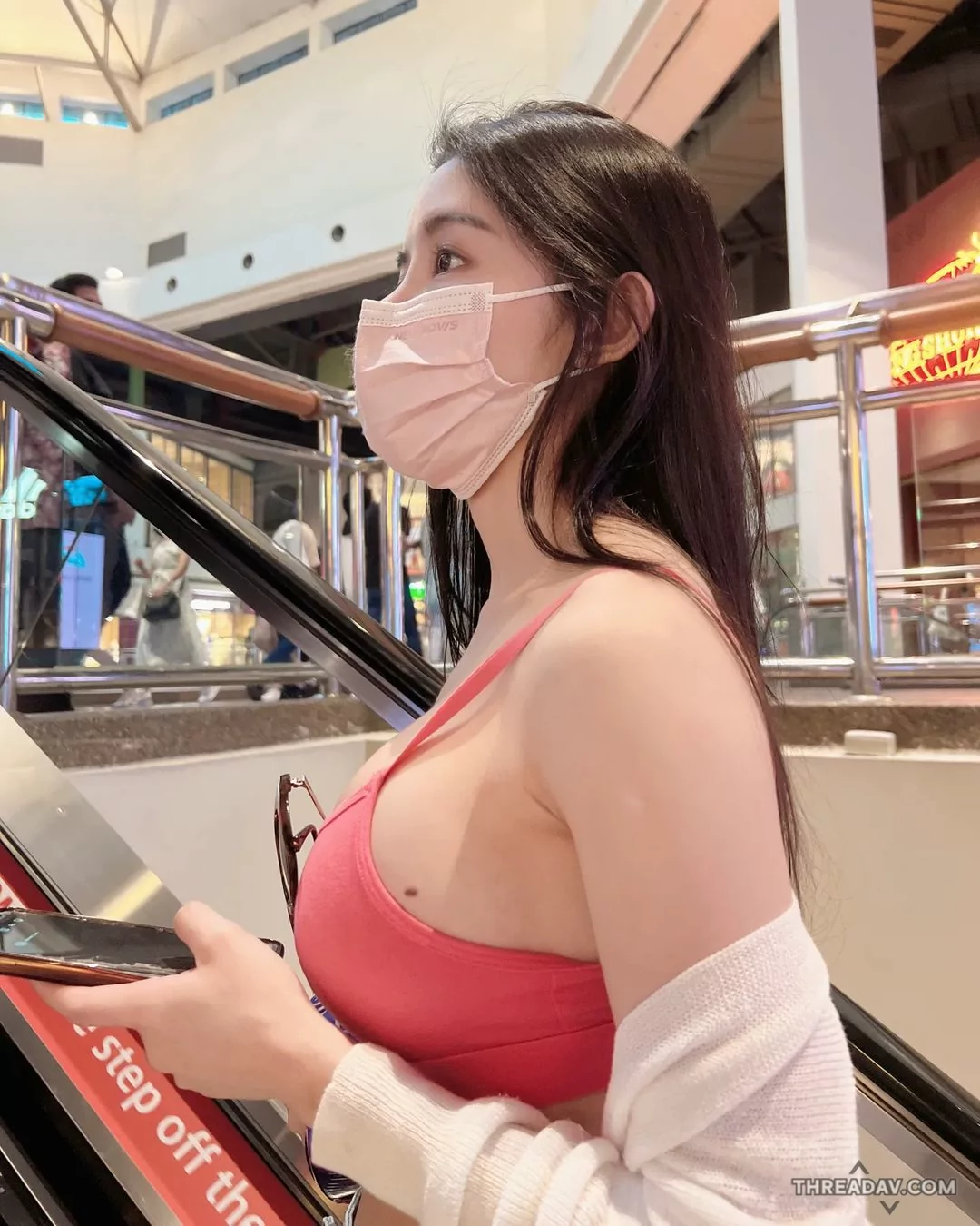 揭秘厚重猛乳美女的驚人身世！這樣的凶猛未爆彈誰受得了？