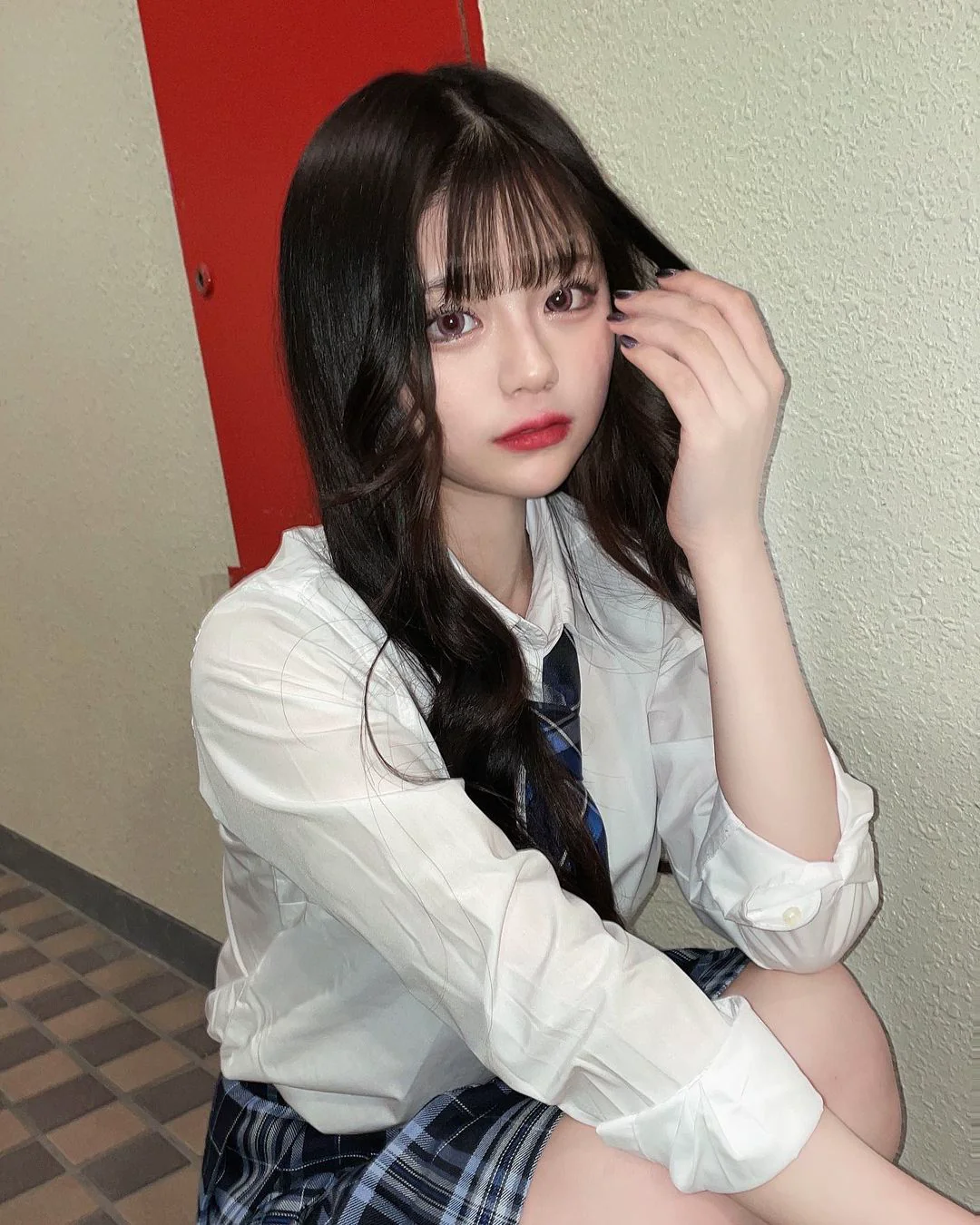 網路美女酷酷櫻花妹「可愛顏值迷人」，個子嬌小「曲線辣」必看！