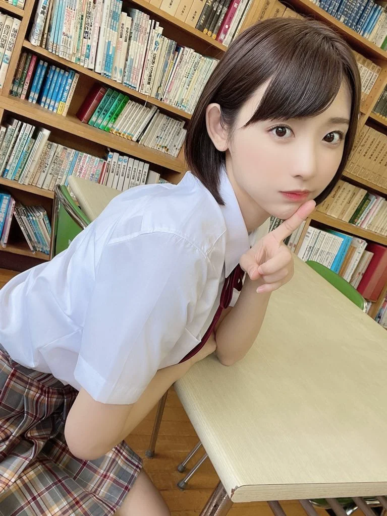 水湊みお短髮美少女魅力爆表！美乳翹臀笑容迷人，讓我再次陷入初戀！
