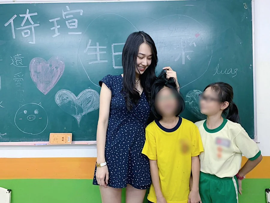 甜美老師火辣身材「深藏不露」　換上泳衣才知道軟實力有多強！ - 網路美女