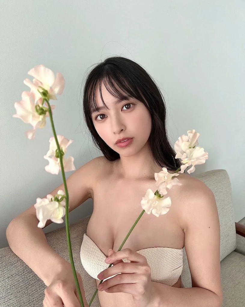 高顏值正妹球經「曲線好辣」，內衣辣照「美乳好飽滿」！ - 網路美女
