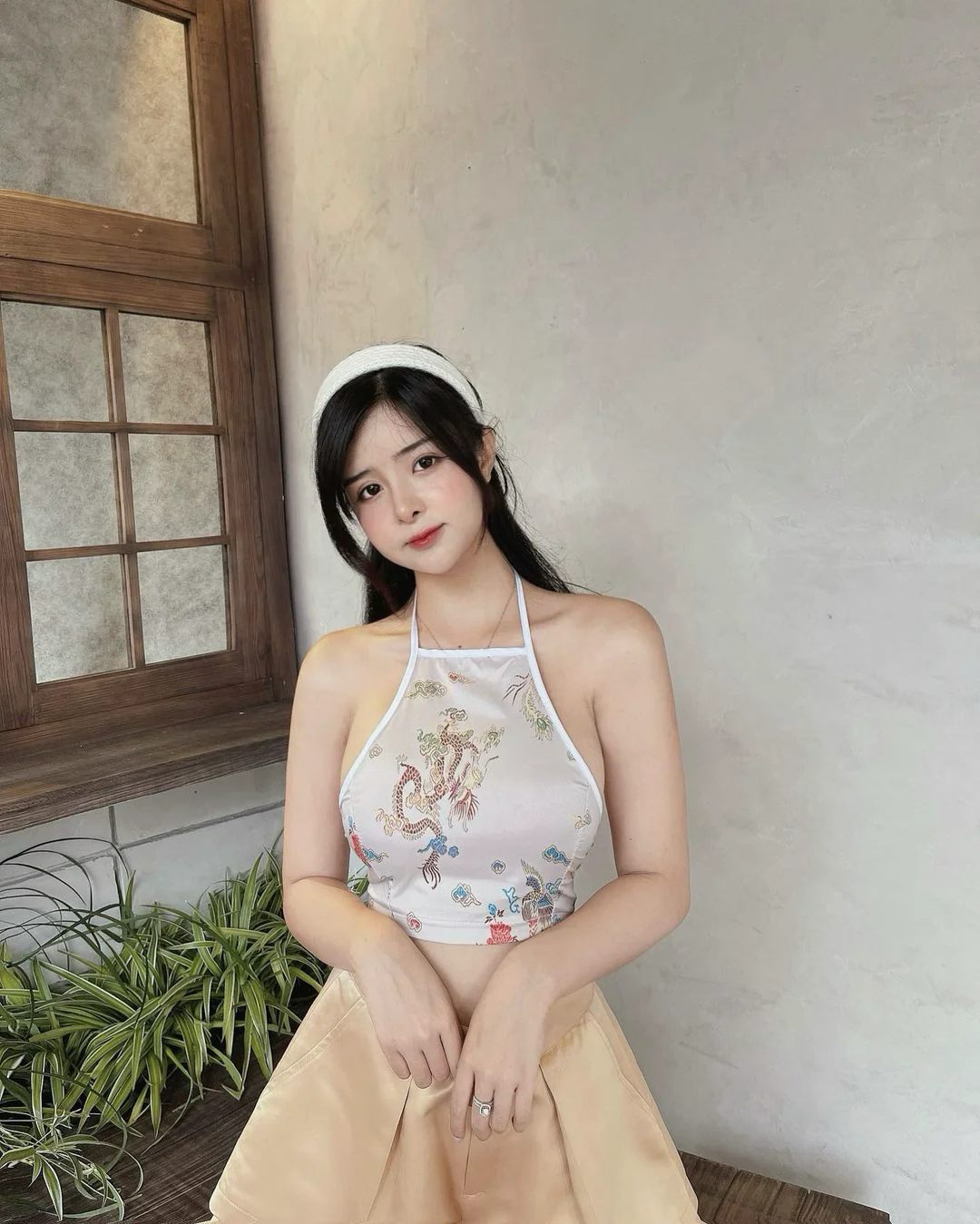 正妹「網拍老闆娘」本身就是衣架子！一到夏天「狂 po 泳衣照」曬飽滿胸器 - 網路美女