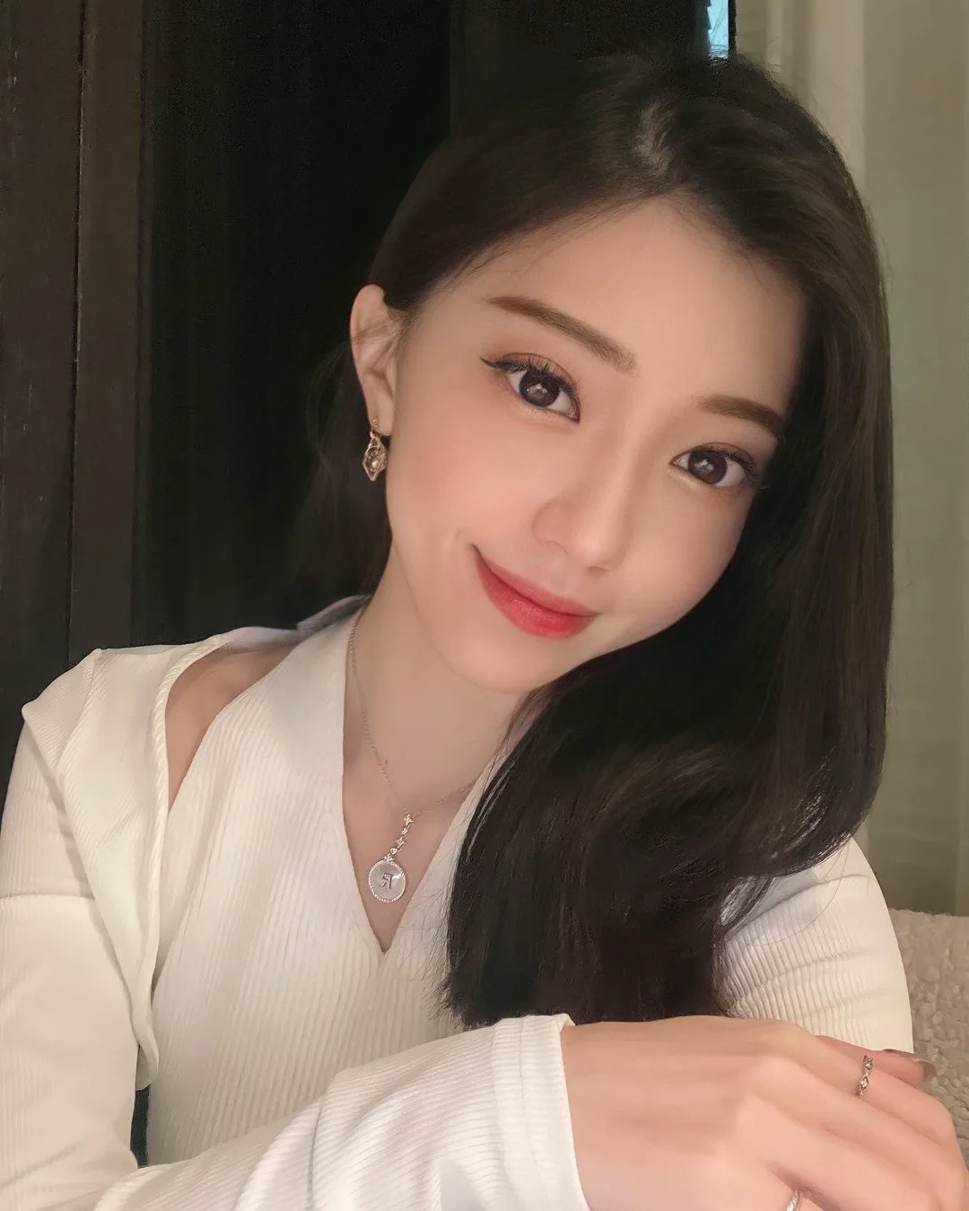 氣質小隻馬「蓉蓉兒」夏天第一套！海邊秀窈窕體態，「蠻腰美腿」太厲害啦！ - 網路美女