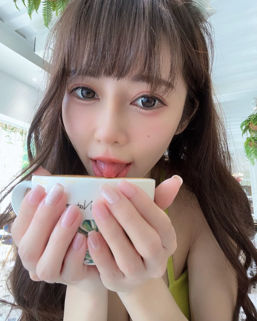 要吃安希瓜的西瓜嗎？「巨乳甜心」清涼一夏，挺超渾圓大西瓜邀你共賞！ - 網路美女