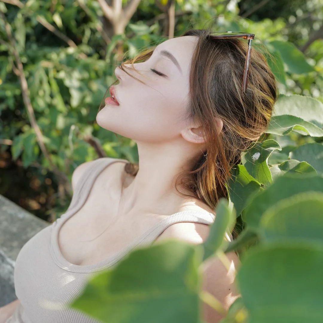 廣州「長腿正妹」拍照零死角！「飽滿美乳＋白嫩蜜桃」完全不怕你看！ - 網路美女