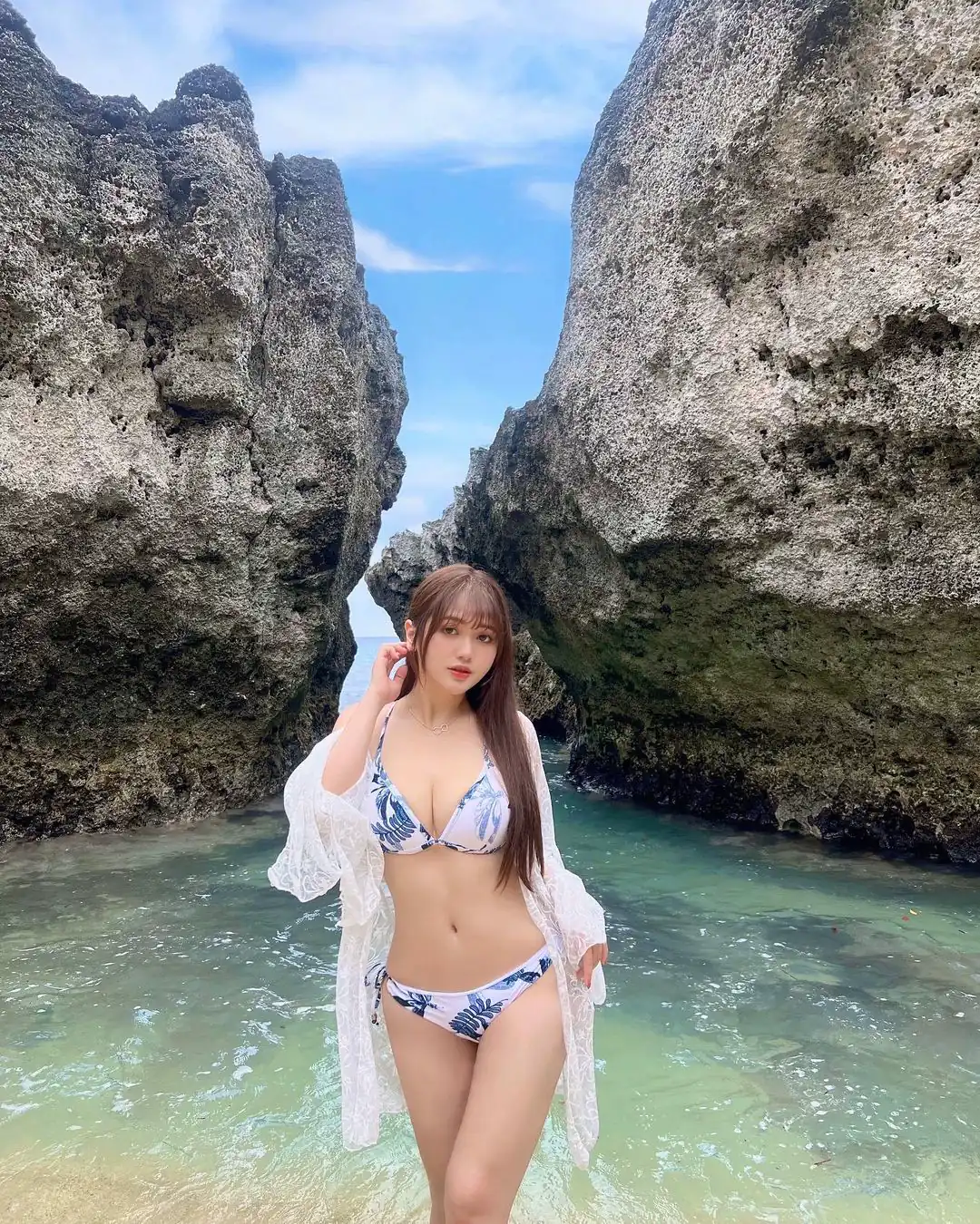 棉花糖美乳甜心「莫葵」小琉球度假！性感比基尼露「白嫩美體」好養眼 - 網路美女