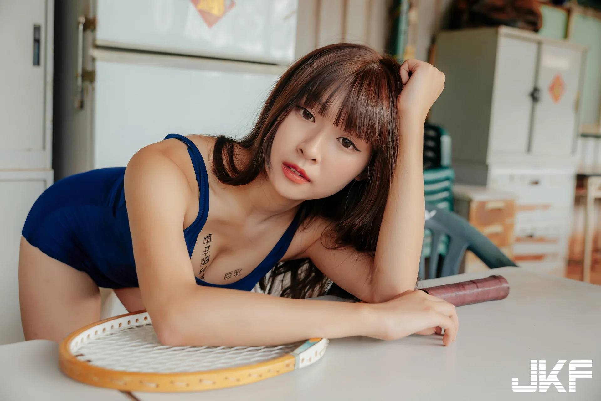輔大美術系正妹「黃思云」，性感史庫水秀美乳蜜大腿，色氣塗鴉害人浮想聯翩 - 網路美女