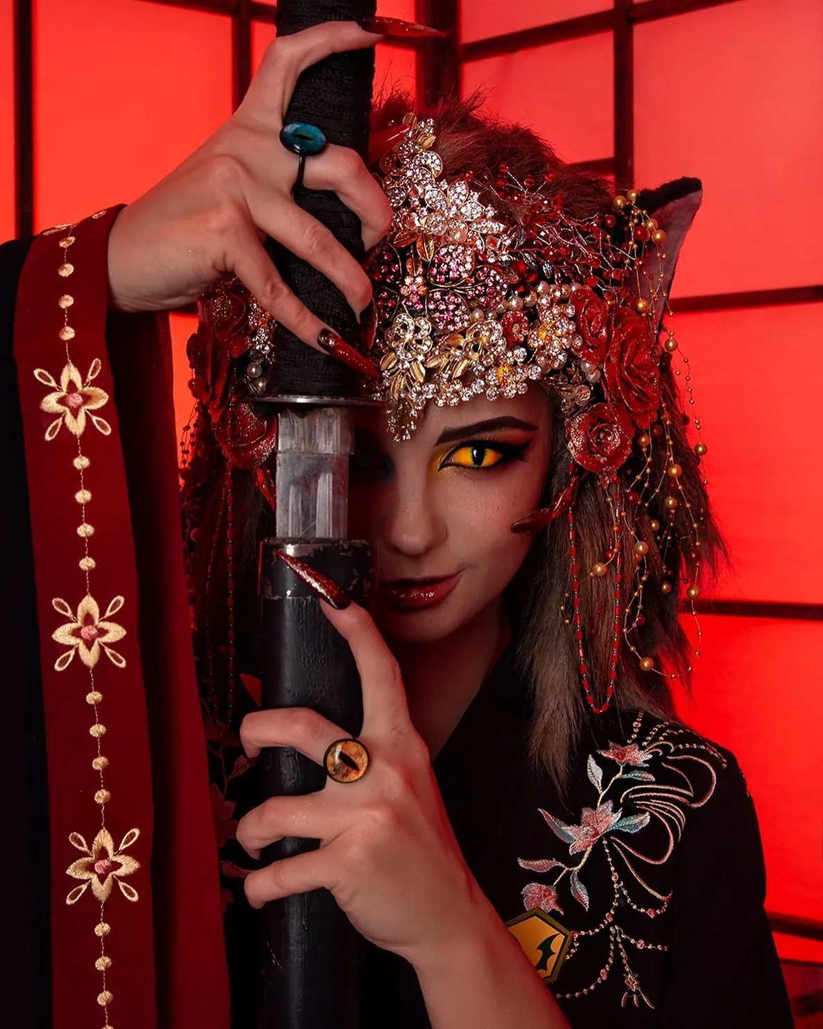 正妹Coser異色瞳邪惡勾引　黑化後的「美艷魔女」造型一出擄獲網友身心 - 網路美女