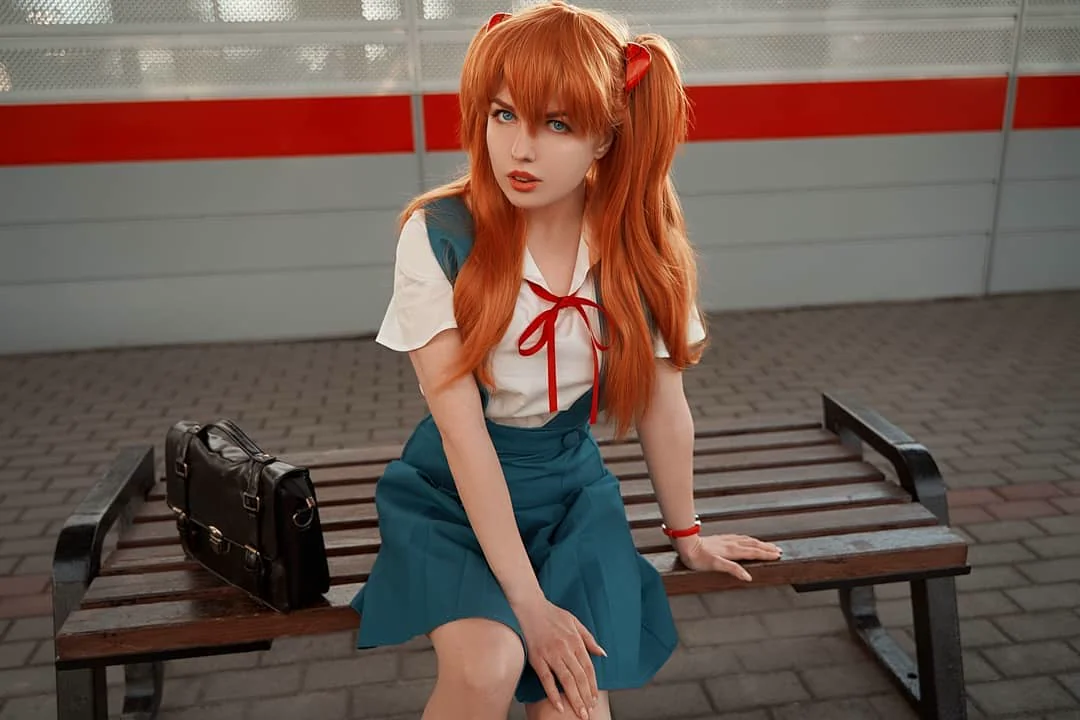 俄羅斯正妹Coser變身情報女警　渾圓挺翹蜜桃臀乍現意外引發網友大暴動 - 網路美女
