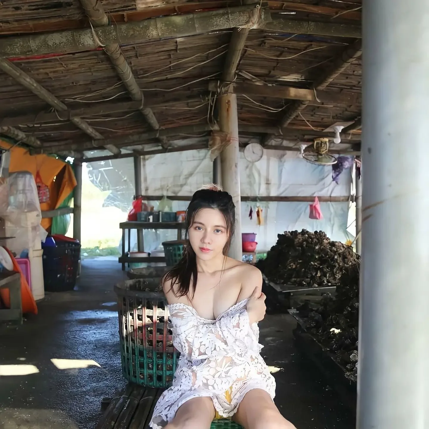最辣青蚵嫂！蚵寮驚見火辣正妹「Kiki Lin」　透視薄紗好性感！ - 網路美女