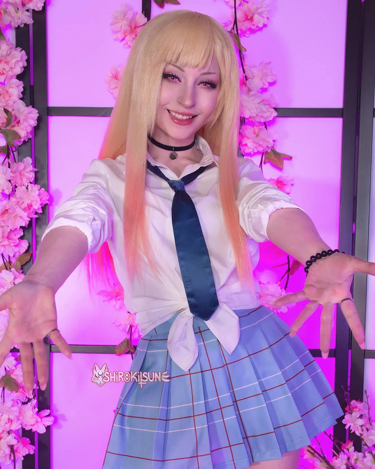 正妹Coser風騷色氣越來越濃　舉手投足散發致命誘惑…邪惡的剛剛好！ - 網路美女