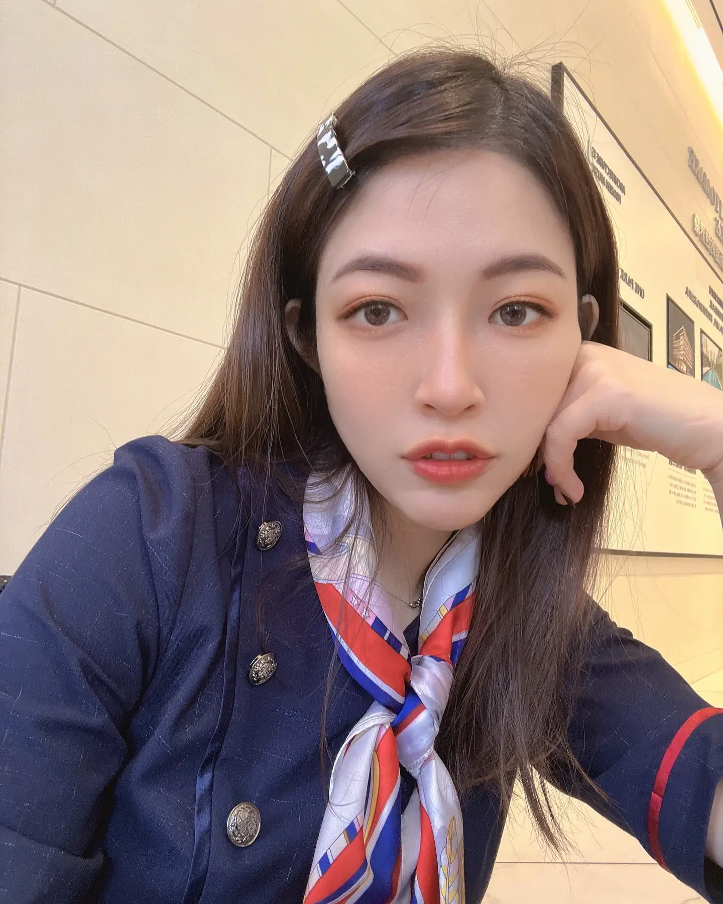 高雄建案代銷小姐姐「加分Candice」制服下好身材深藏不露 - 網路美女
