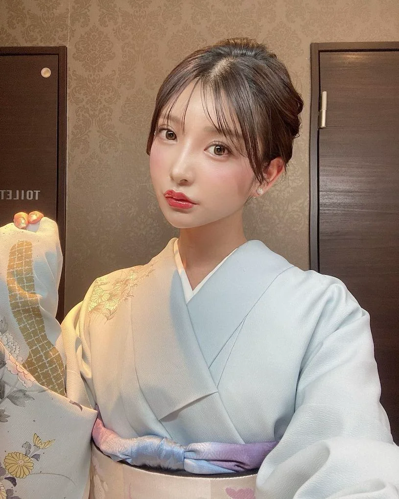 迷人櫻花妹「和服照電力超強」，「誘惑雙唇」好挑逗呀！ - 網路美女