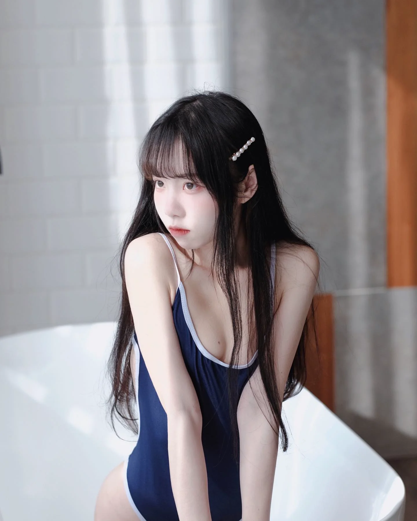 「白嫩甜心」史庫水下蜜桃太香，後勾提起「稚嫩美臀」超誘人 - 網路美女