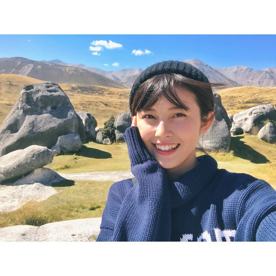 超優質「正妹證券營業員」！野溪穿比基尼秀「白色巨乳」，火辣身材害網友都想All in - 網路美女