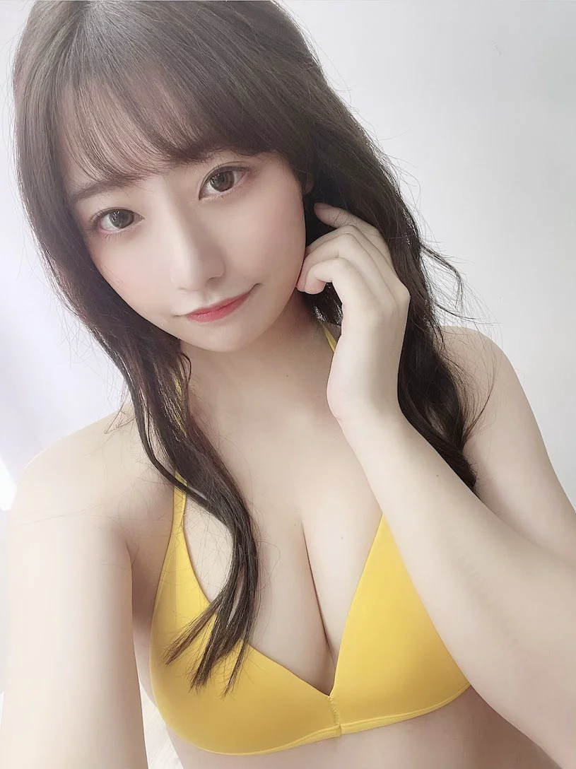 AKB48前成員「大秀性感F奶」，21歲「優質胴體」火辣解放！ - 網路美女