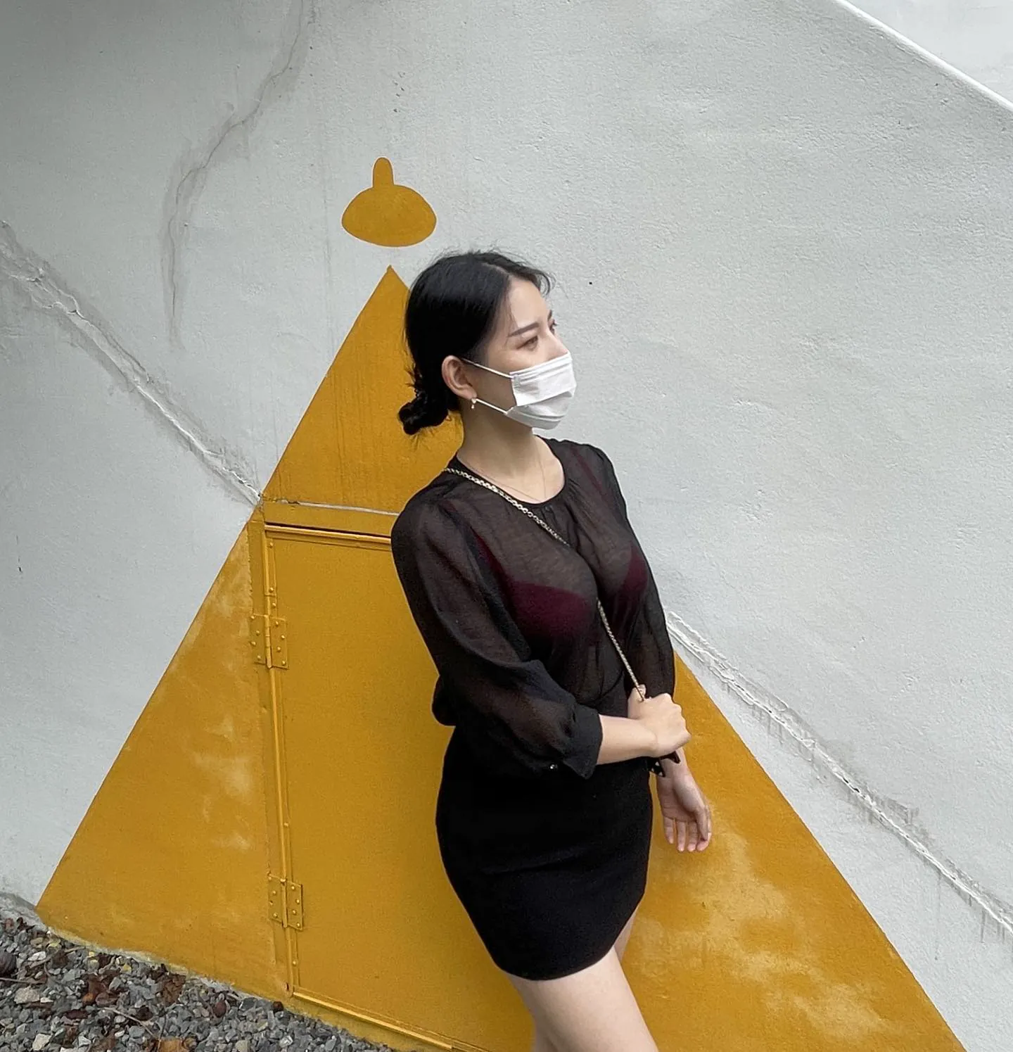 超商店員變「性感舞后」　沒客人的時候就在收銀台內熱舞抖奶！ - 網路美女
