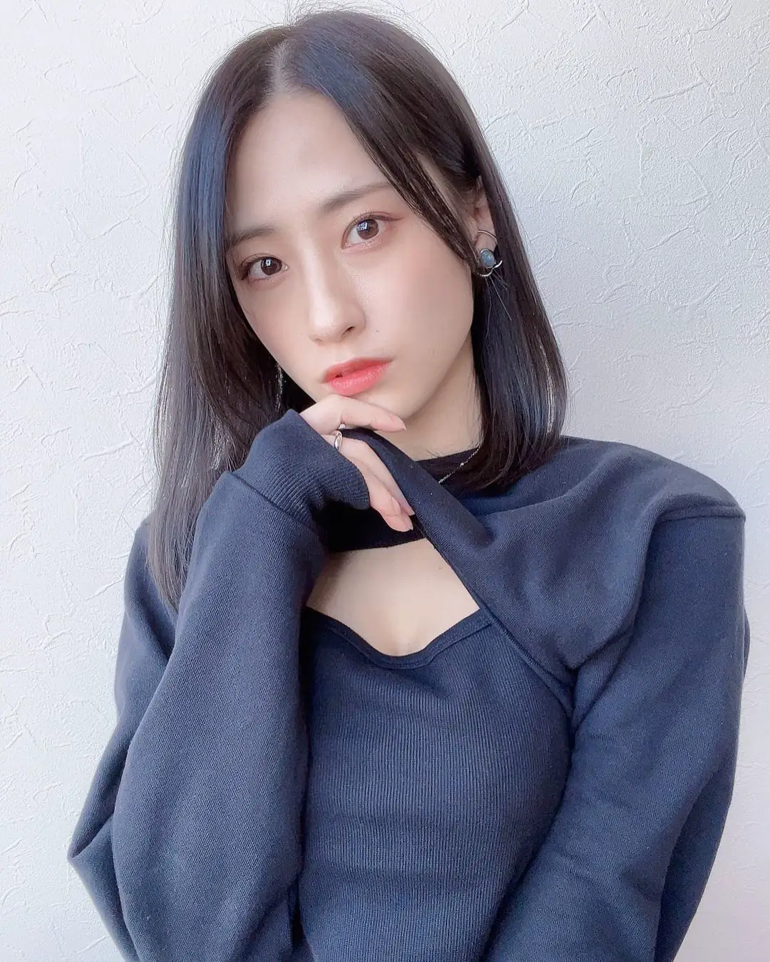 狠角色！23 歲「澄田綾乃」寫真曝光超肉感身材！網驚：平常也太會藏 - 網路美女