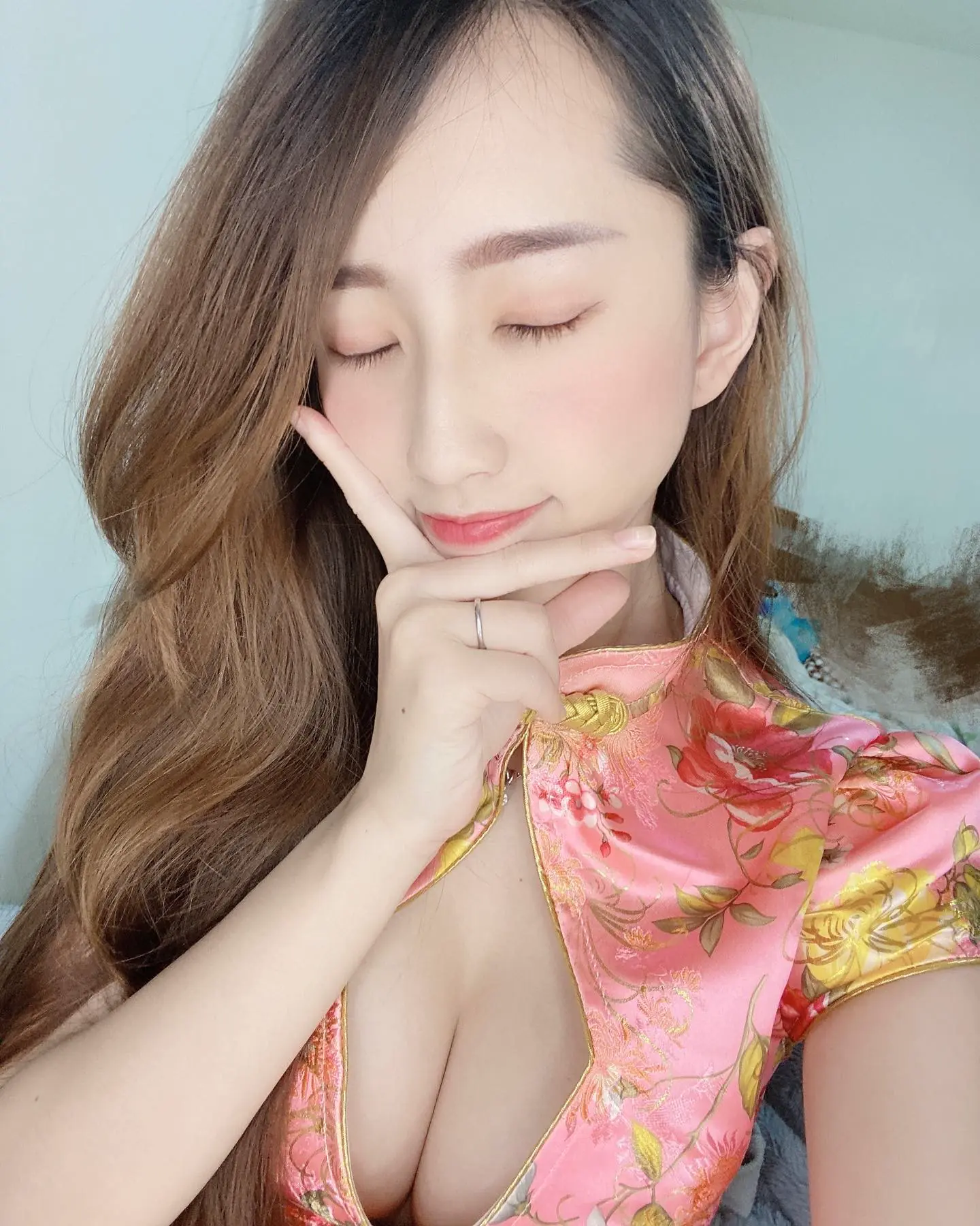 甜萌女孩「兔兒」早上是白衣天使　晚上是性感Dancer！ - 網路美女