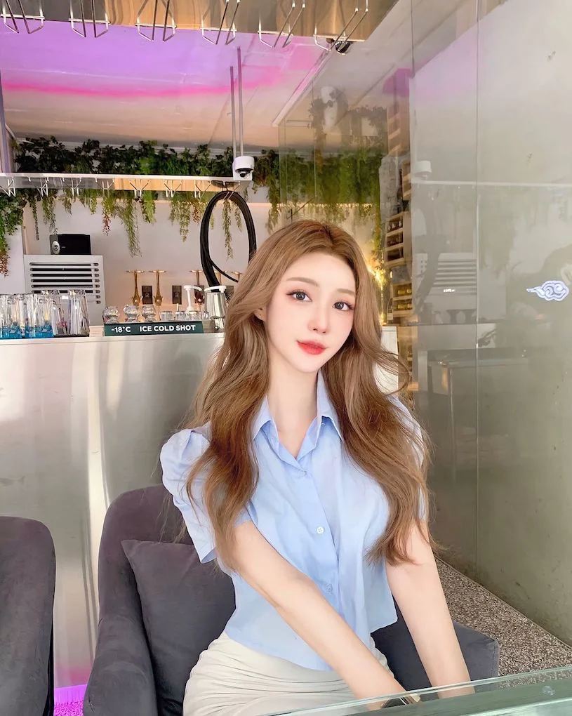 22歲辣妹「最愛女神系打扮」，「凹凸有致的曲線」太極品！ - 網路美女
