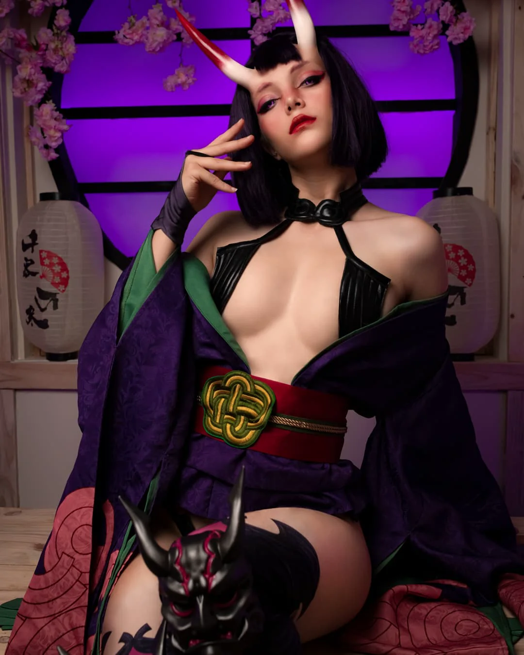 正妹Coser全身散發妖媚氣息　光是一個眼神就足以勾魂攝魄讓人跟著走 - 網路美女