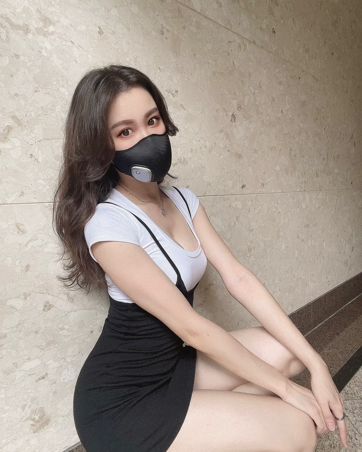 慶祝贏球！富邦 Angels 成員「Tiffany」化身氣質 OL 解放美腿超圈粉 - 網路美女