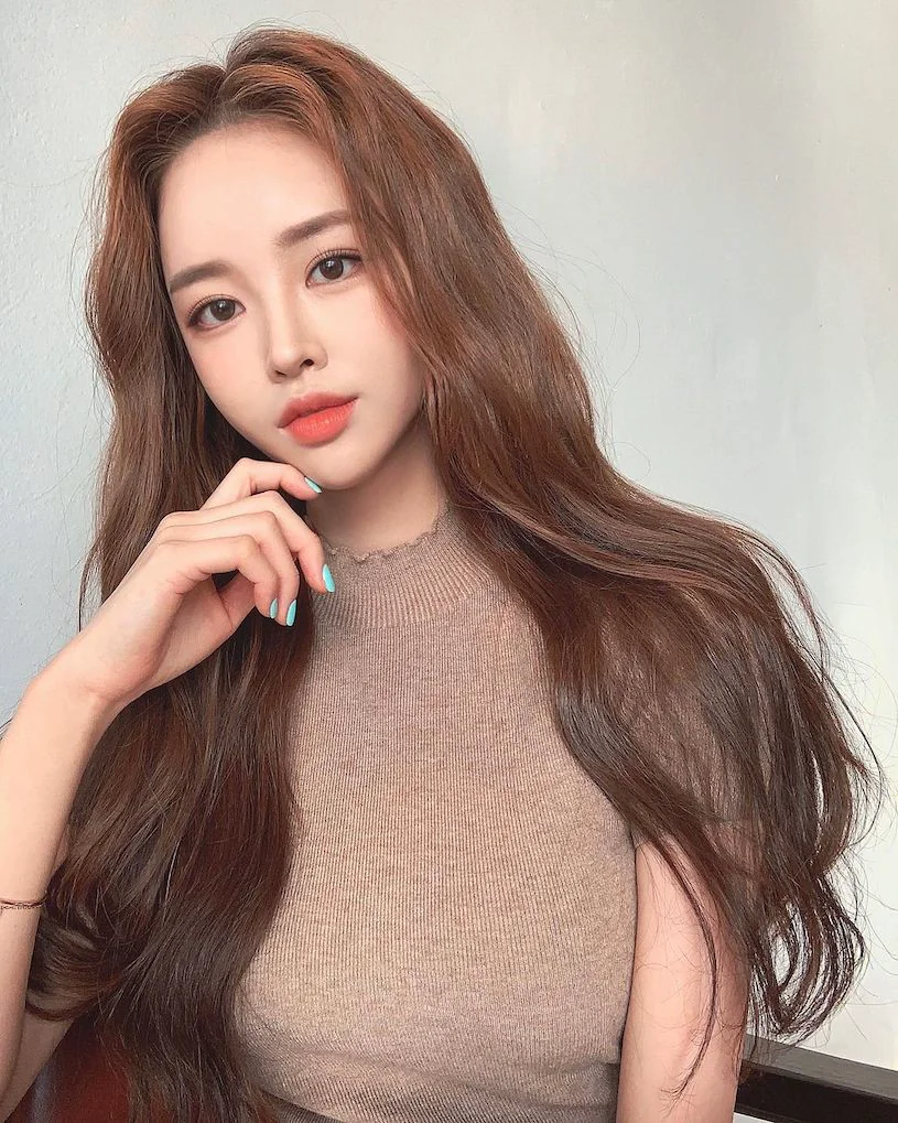 泳池捧美乳的「超辣爆奶妹」，「震撼乳球」比基尼連發！ - 網路美女