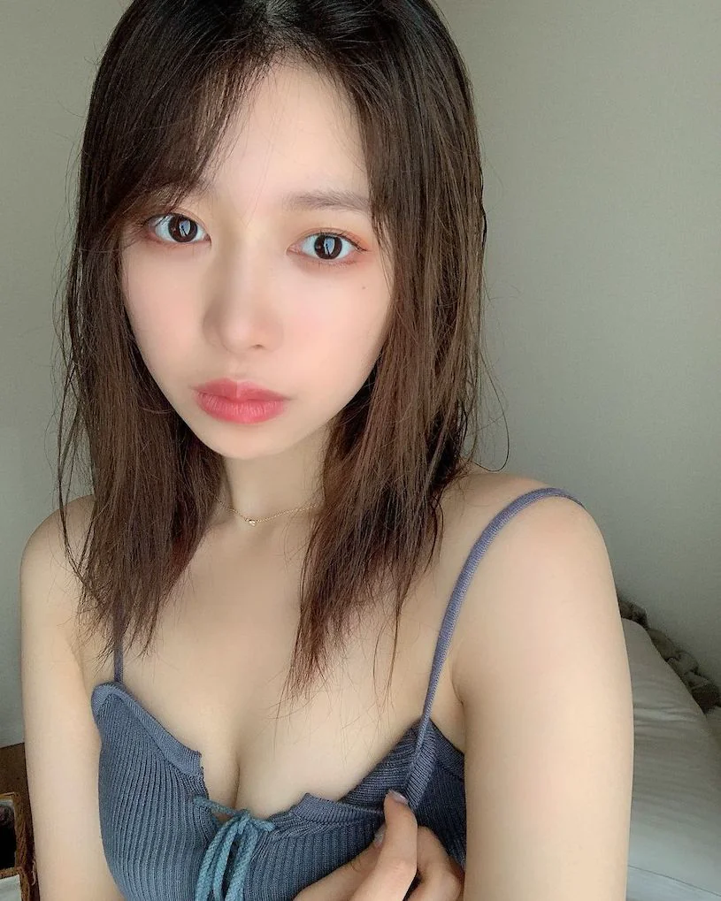 熱愛健身的「性感美胸櫻花妹」，「火紅內衣」畫面超邪惡！ - 網路美女
