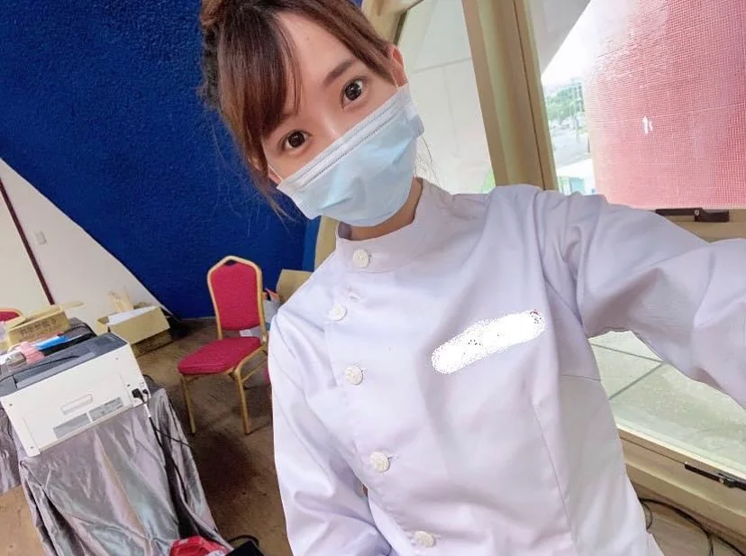 護理師「兔兒」比基尼辣照好養眼，「深邃事業線」讓病人都著迷！ - 網路美女