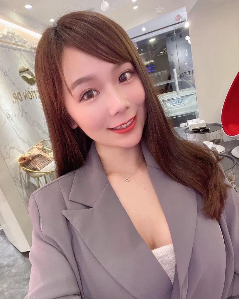 超兇正妹「自拍辣照乳量太強」，「渾圓兇器」視覺超震撼！ - 網路美女
