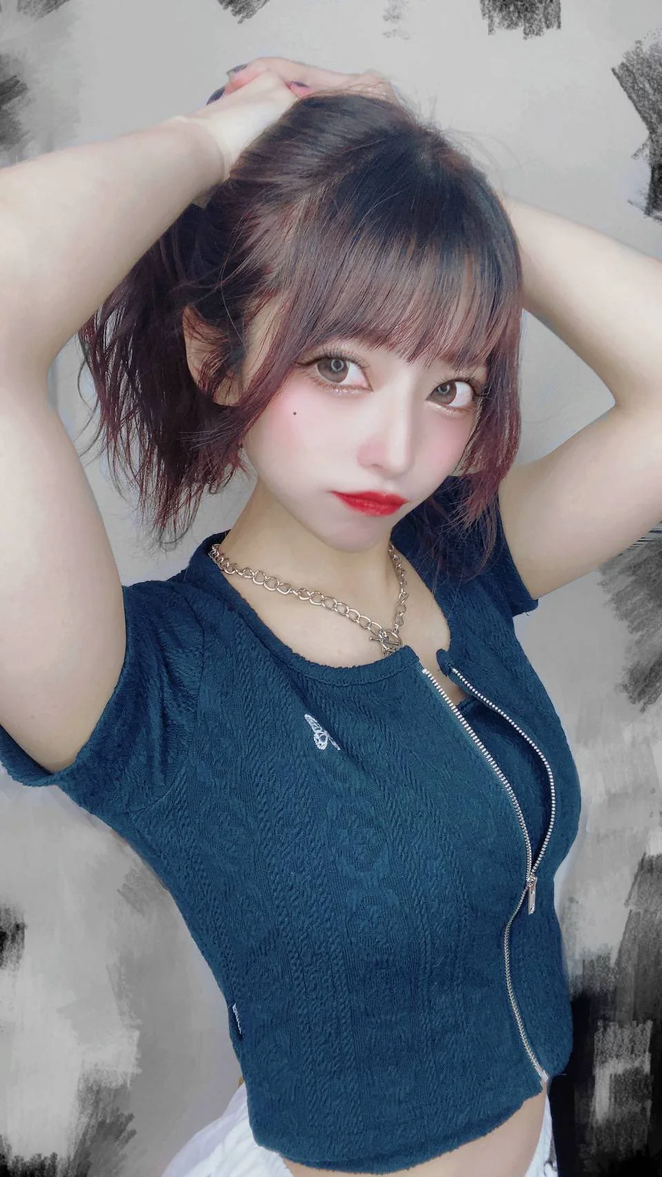 大眼正妹撒嬌賣萌超無敵…　一個眼神、一個嘟嘴就連鋼鐵心都融化 - 網路美女