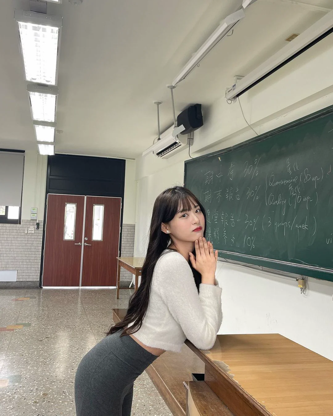 輔大會計系「甜美學生妹」偷藏好身材！渾圓雪乳＋修長美腿發育超OP！ - 網路美女