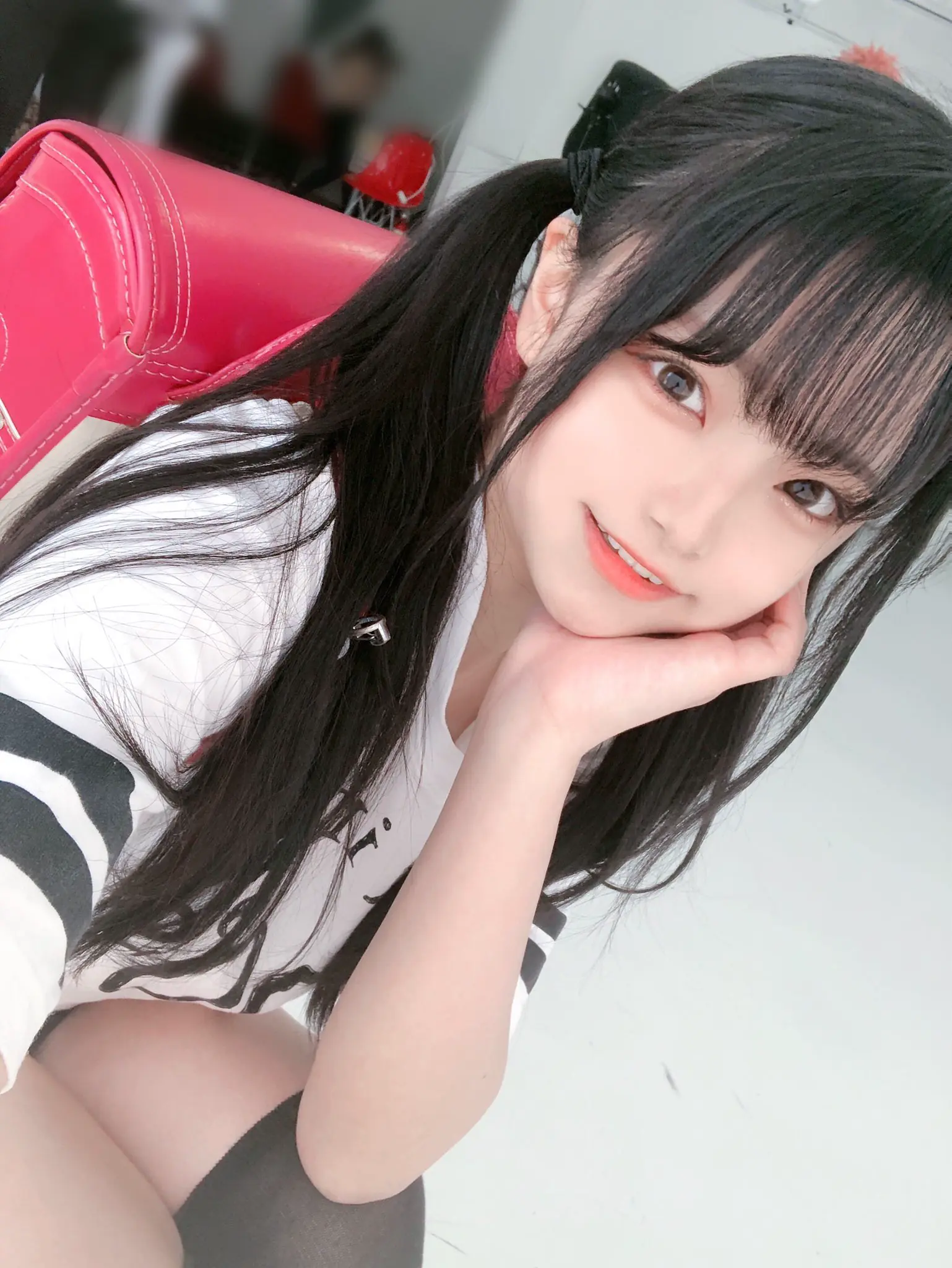正妹Coser長相精緻…蘿莉童顏配上歐洲古典Cosplay宛如真人洋娃娃 - 網路美女
