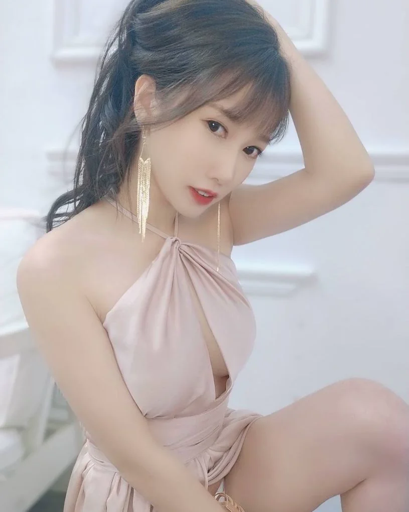 正妹「又又」臉蛋甜、乳量兇，福利辣照「畫面太流鼻血」！ - 網路美女