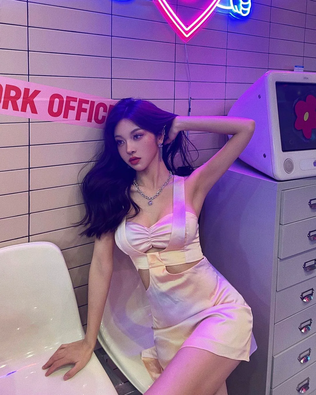 【必看】武漢辣妹穿搭大公開！酥胸長腿完全不怕冷，露肚裝狂秀腹肌小蠻腰！ - 網路美女