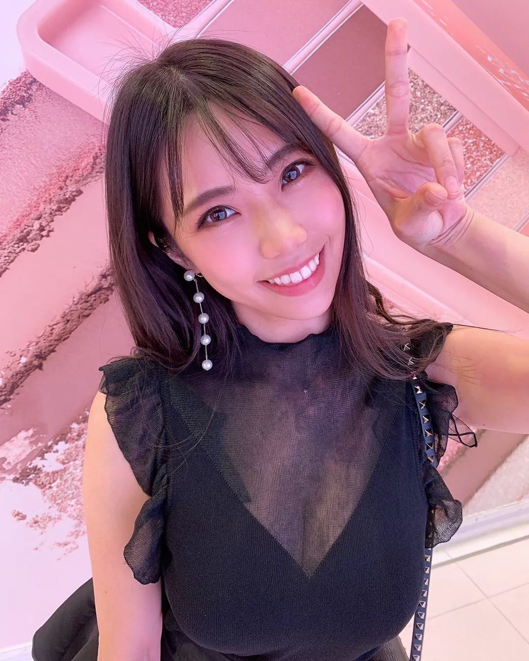日本女星鈴木富美奈化身性感小花豹，火辣寫真曝光！網友目不轉睛