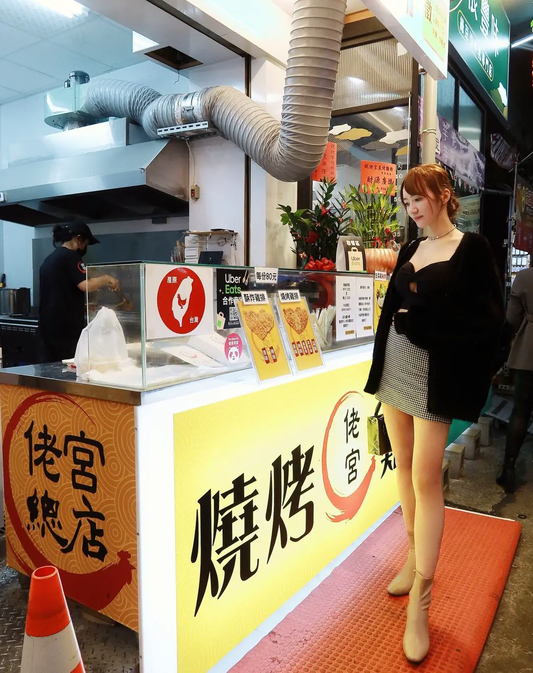 驚見長腿美女「Sansa珊莎」於燒烤攤！揭秘台荷混血女神的夜晚生活
