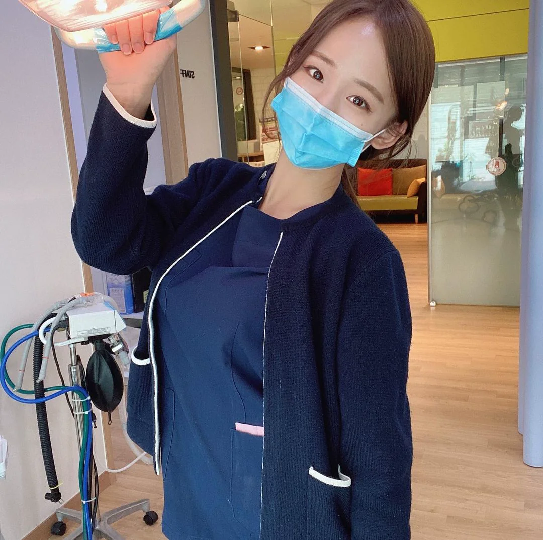 齒科衛生師正妹底下的豐滿身材！網友驚豔泳裝照曝光