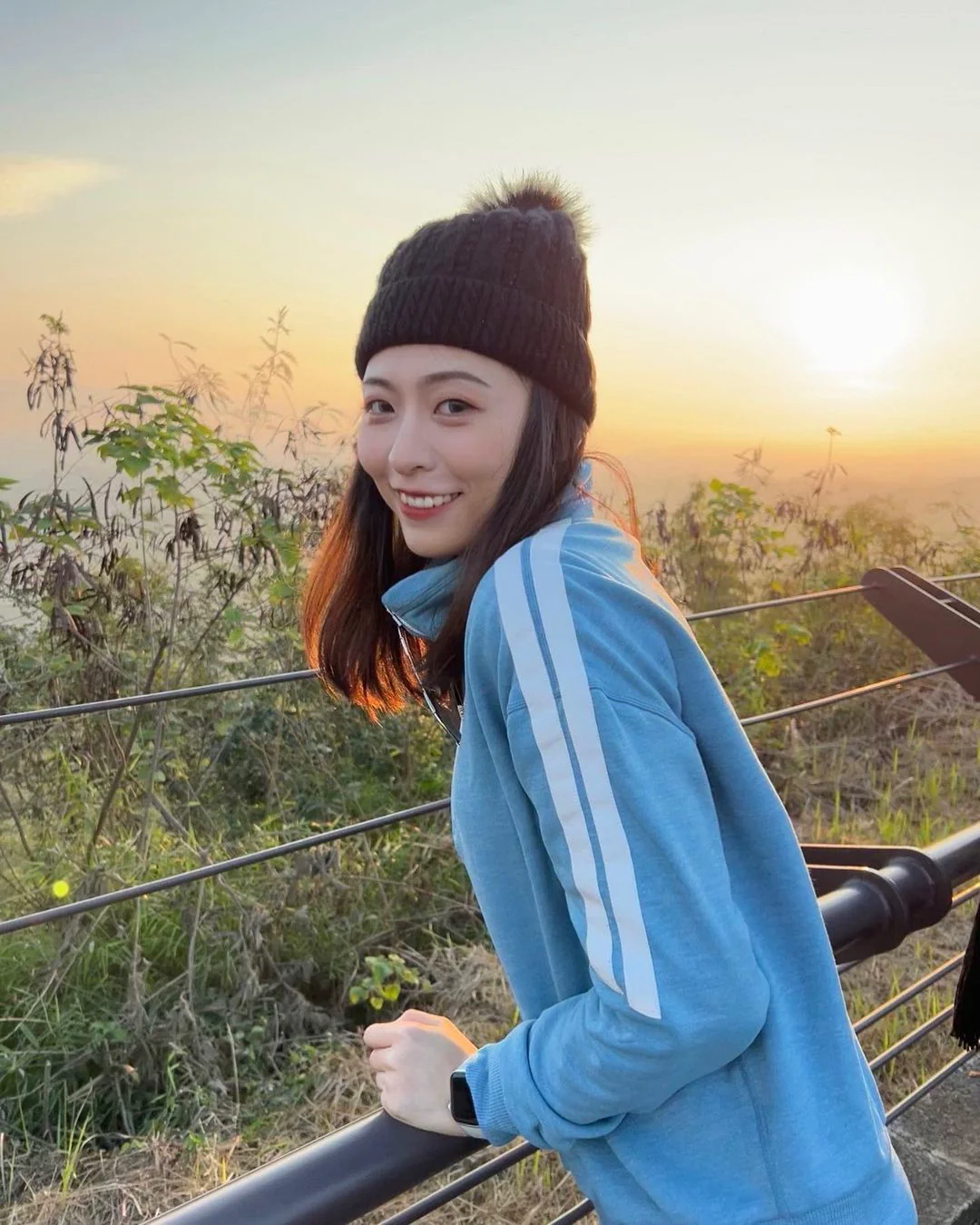 台大正妹Alicia比基尼泡湯照曝光！陽光下的甜美與性感完美融合