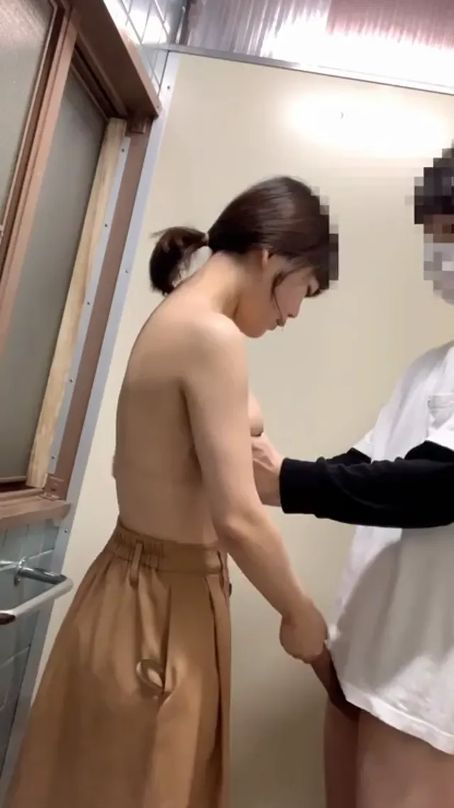 年輕妹妹廁所援交